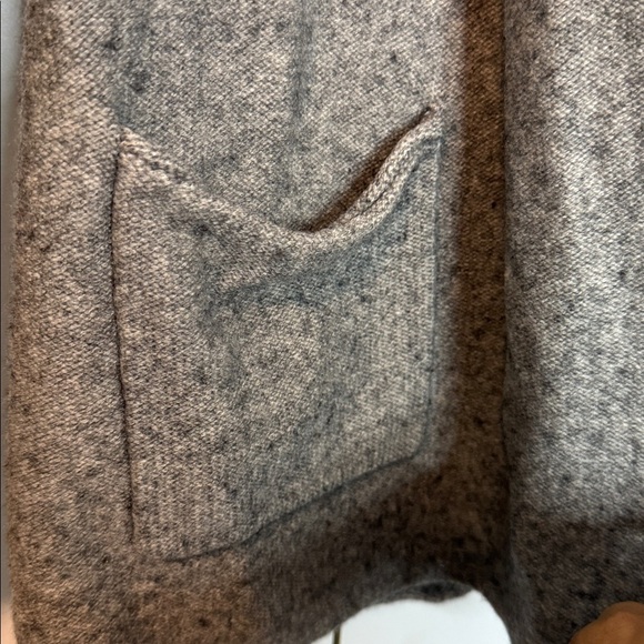 Aritzia Babaton Grey and Cream Cardigan Sweater - XS-Small - Cashmere blend - Picture 3 of 6